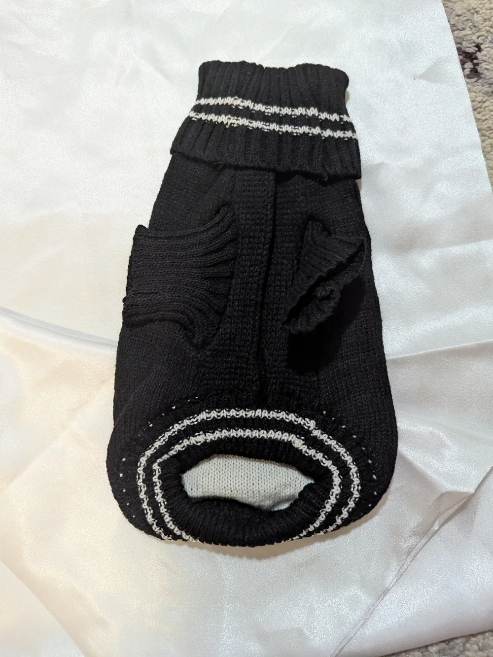 Black Skull Knit Dog Sweater - Design